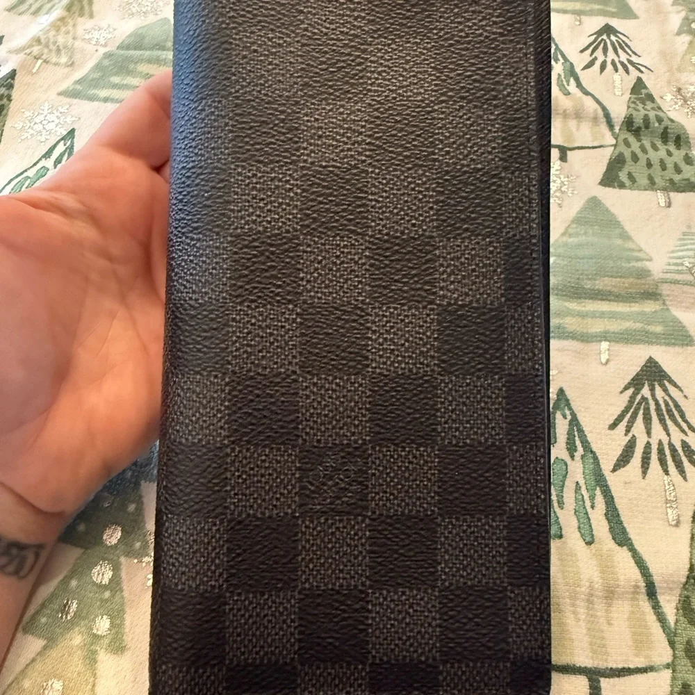 Louis Vuitton Damier Graphite Brazza Wallet